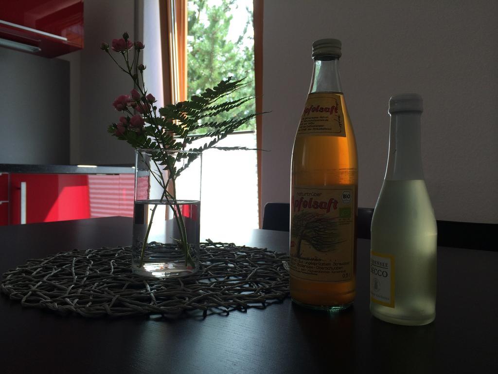 Ferienwohnung Bluetenweg Kluftern 프리드리히스하펜 객실 사진