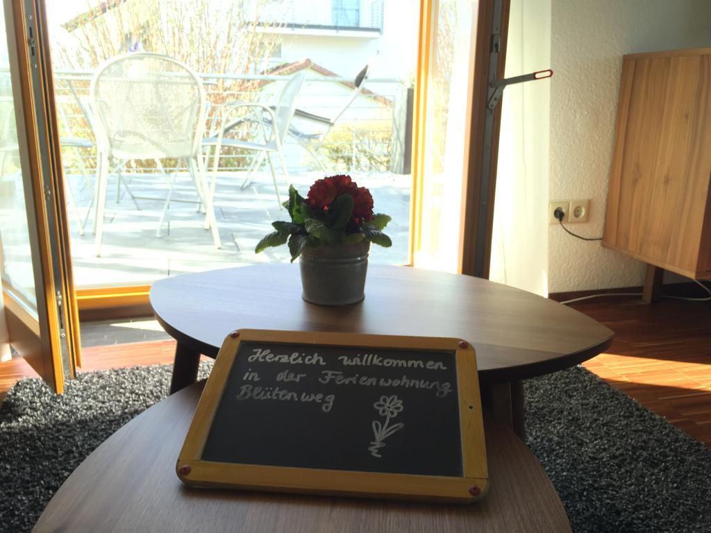 Ferienwohnung Bluetenweg Kluftern 프리드리히스하펜 객실 사진